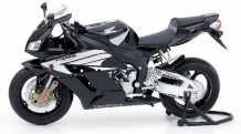 images/productimages/small/Honda CBR 1000 RR ref.nr.13717 Guilyo 1;10 nw.origineel.jpg